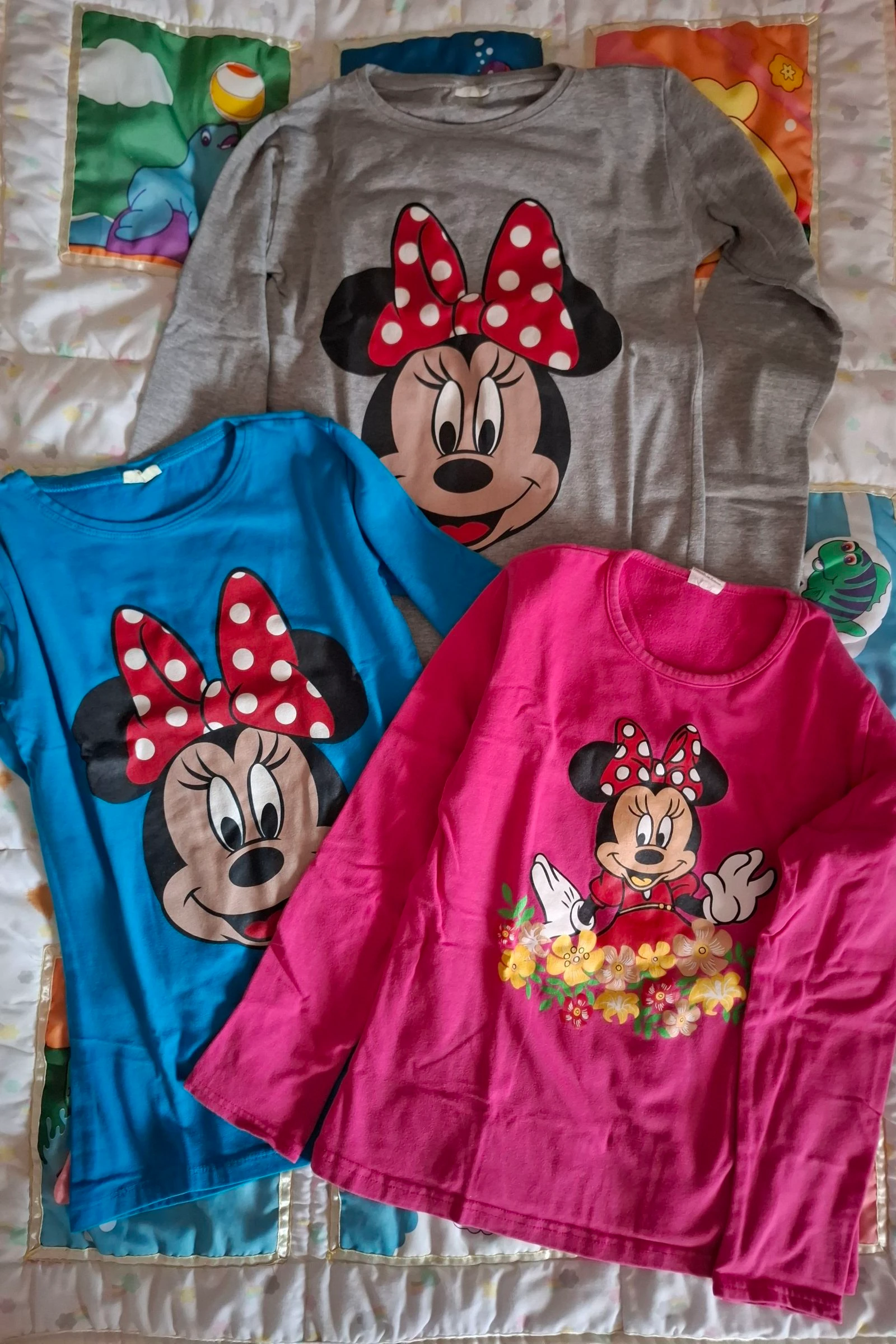Lot 3 t shirt manche longue minnie